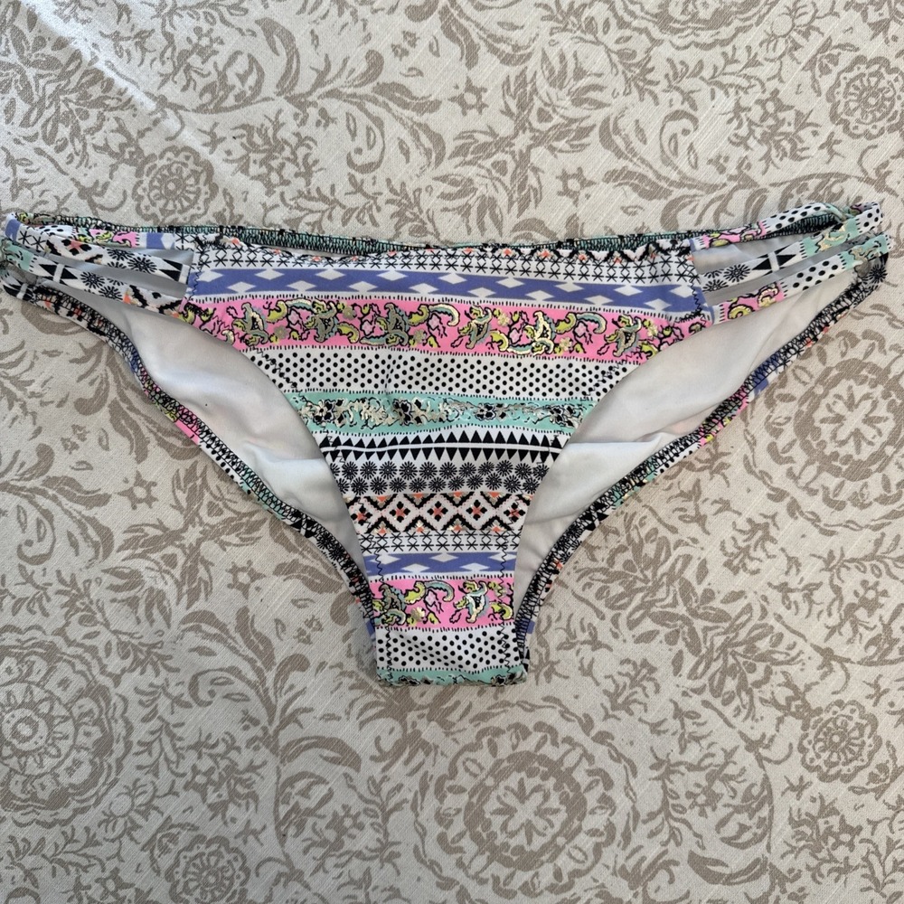 Victoria Secret Women's Size Medium Bikini Bottom Multi Color Cheeky Beachy Swim
